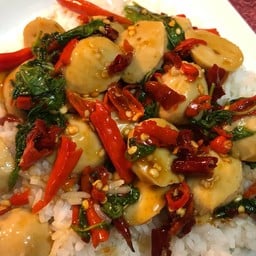 ข้าวกะเพราลูกชิ้น