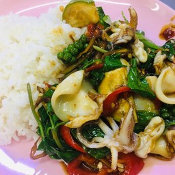 ผัดขี้เมาปลาหมึก