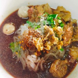 เส้นเล็กน้ำตกหมูรวมกากหมูเด็ดๆ