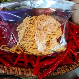 หมี่กรอบ