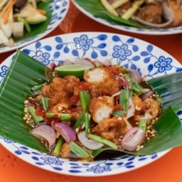 ยำไก่กรอบใส่ปลาร้า/ไม่ใส่ปลาร้า
