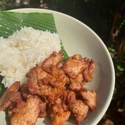 ข้าวเหนียวหมูทอด