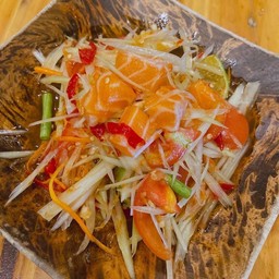 ตำปลาแซลมอนน้ำซีฟู้ด