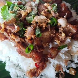 หมูชิ้นคั่วพริกเกลือ