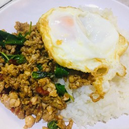 กระเพราหมูสับ