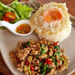 ข้าวผัดกระเพรา