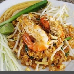 ผัดไทยกุ้งสด