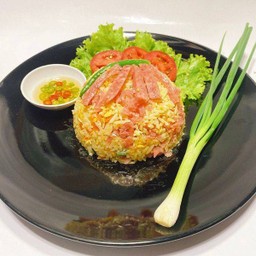 ข้าวผัดแหนม