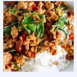 ข้าวกระเพราพริกแห้ง