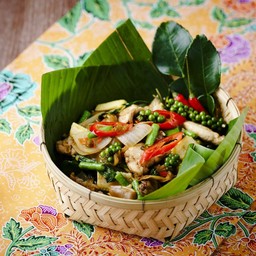 เส้นใหญ่คั่วแห้งขี้เมาหมู