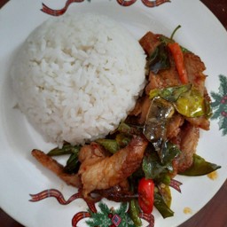 ผัดพริกแกง