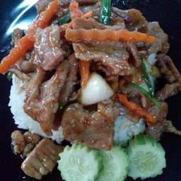 ข้าวราดหมูผัดน้ำมันหอย