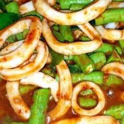 พริกแกงหมึก