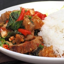 ข้าวกระเพราหมูกรอบ