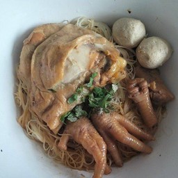 อินดี้ ก๋วยเตี๋ยวไก่มะระ ฮาลาล