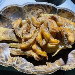 ปลาทับทิมทอดน้ำปลา+น้ำจิ้มมะม่วง