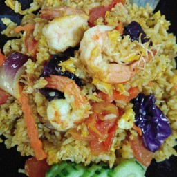 ข้าวผัดผงกระหรี่กุ้ง