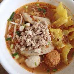 ก๋วยเตี๋ยวหมูต้มยำ