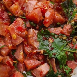 กระเพราแหนม