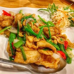 ไก่ผัดเม็ดมะม่วง