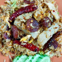 ข้าวผัดน้ำพริกนรกหมู