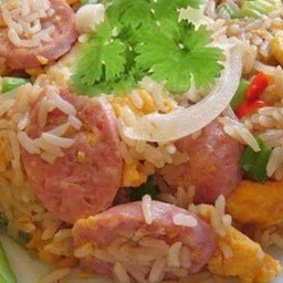 ข้าวผัดแหนม