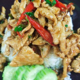 ข้าวราดกะเพราไก่