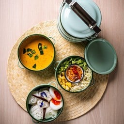 ขนมจีนน้ำยาปักษ์ใต้ปู และผักเคียงแบบใต้สำหรับ 1ท่าน