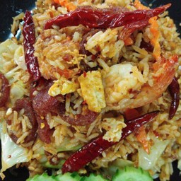 ข้าวผัดน้ำพริกนรกกุ้ง