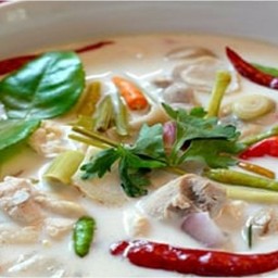 ต้มข่าไก่ (เนื้อสะโพกติดหนัง) ฟรีข้าว 1ถุง