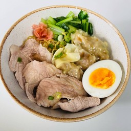 บะหมี่เกี๊ยวแห้งหมูชาบู