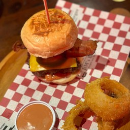 Jim’s Burgers &Beers ราชพฤกษ์  ราชพฤกษ์