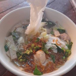 ป  ก๋วยจั๊บญวน