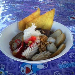 เย็นตาโฟทรงเครื่อง
