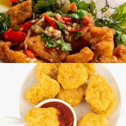 ข้าวไก่กรอบซอสกะเพรา+นักเก็ตไก่ 6 ชิ้น