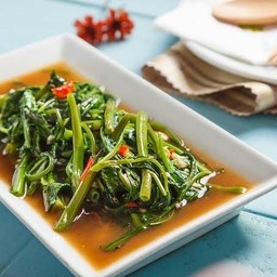 ผัดผักบุ้งไฟแดง