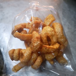 แคบหมู หมู นะ (30กรัม)