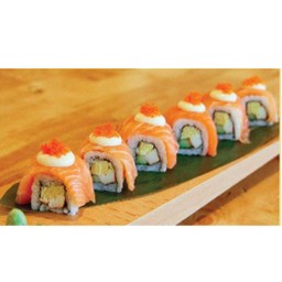 ชุดซูชิแซลมอนโรล