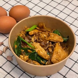 ผัดซีอิ๊วอกไก่