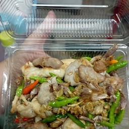 หมูทอดกระเทียมไก่ทอดกระเทียมพริกขี้หนูสด