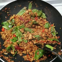 ข้าวกระเพรารสแซ่บหมีปรุง สาขา1