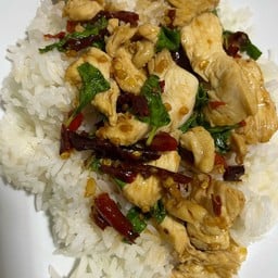 เสพติดกะเพรา(พริกแห้ง)