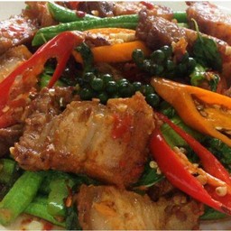 ผัดขี้เมาหมูกรอบ