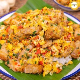 หมูกรอบไข่ผัดพริกเกลือ