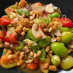 ตำซั่วขนมจีนเส้นสด