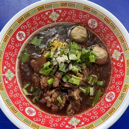 เจ๊นาก๋วยเตี๋ยวเนื้อเปื่อย