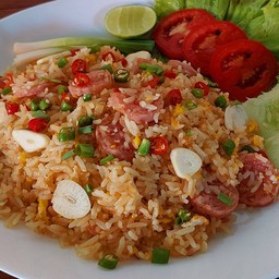 ข้าวผัดแหนม