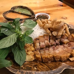 เมี่ยงหมูกรอบ