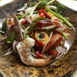 ยำรวมมิตรทะเล