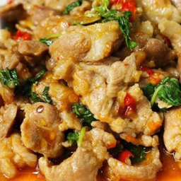 กระเพราหมูชิ้น